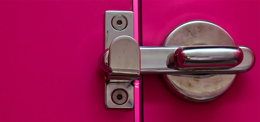 Childproof Gate Lock in Avenal, California