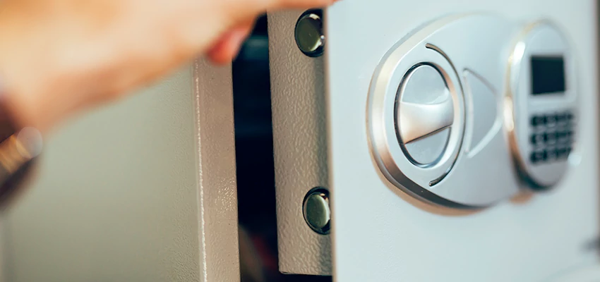 Fingerprint Safe Openers in Avenal, CA
