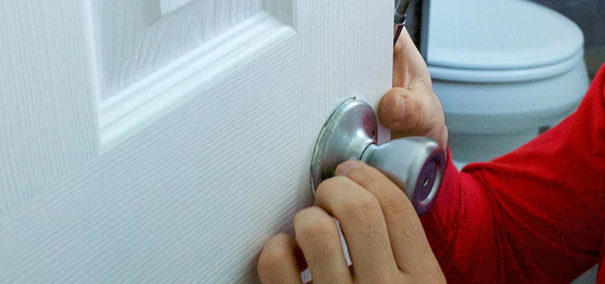 Vintage Door Knob Replacement in Avenal, CA